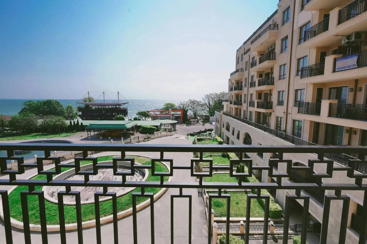 Golden Sands - Two Bedroom Apartment On The Beach 0*, Golden Sands